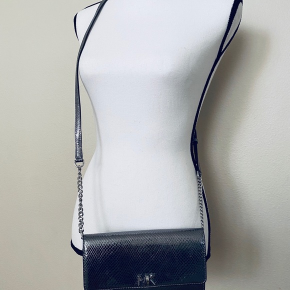 💜Michael Kors Mott Metallic Leather Crossbody💜 - Picture 4 of 10
